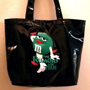 M & M LG VINTAGE BLACK TOTE BAG